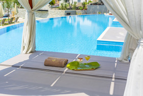 Orka Cove Hotel Penthouse & Suites