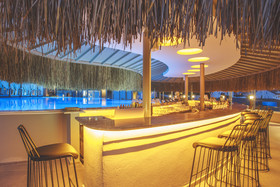 Orka Cove Hotel Penthouse & Suites