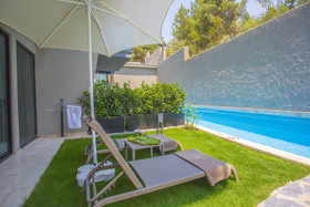 Orka Cove Hotel Penthouse & Suites