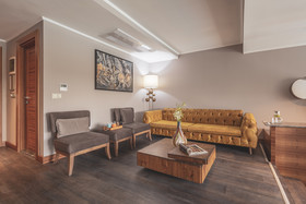 Orka Cove Hotel Penthouse & Suites