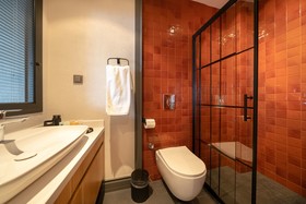 Reddoors Suites