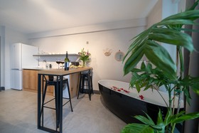 Reddoors Suites