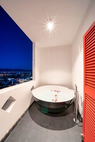 Reddoors Suites