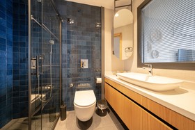 Reddoors Suites