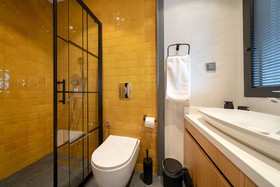 Reddoors Suites