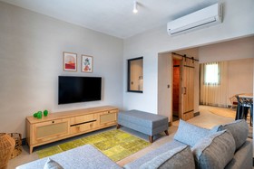 Reddoors Suites