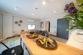Reddoors Suites
