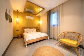 Reddoors Suites