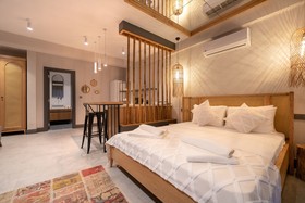 Reddoors Suites