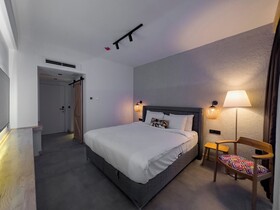 S-Cape Hotel