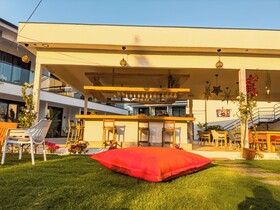 S-Cape Hotel