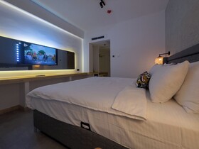 S-Cape Hotel