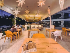 S-Cape Hotel