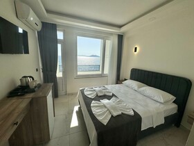 Sea Door Hotel
