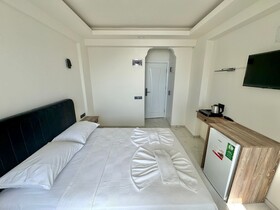 Sea Door Hotel