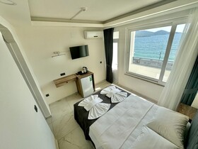 Sea Door Hotel