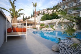 Yacht Boheme Hotel