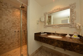 Yacht Classic Hotel
