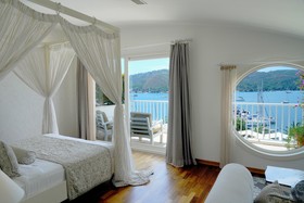 Yacht Classic Hotel