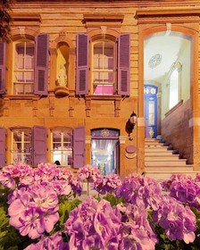 Lola 38 Hotel