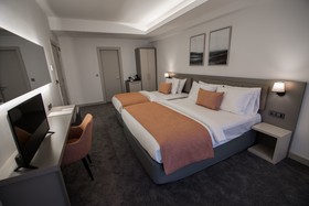 Dovv Hotel