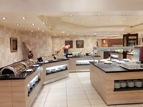 Iris Hotel & Spa