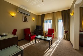 Iris Hotel & Spa