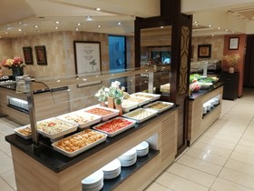 Iris Hotel & Spa