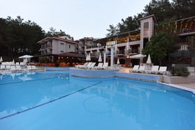 Hotel Pine Valley