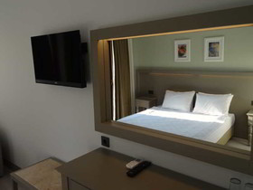 Hotel Pine Valley