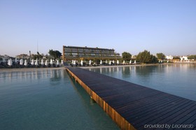 7800 Cesme Residences & Hotel