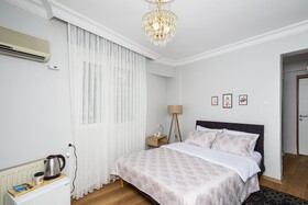 8 Rooms House