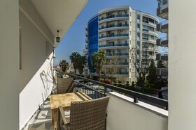 8 Rooms House