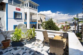 8 Rooms House