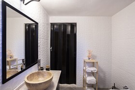8 Rooms House