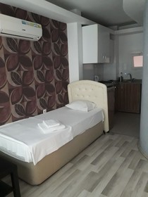 Akhomes
