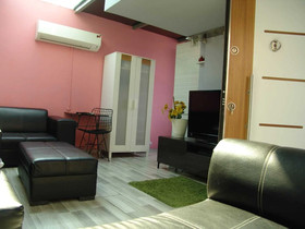 Akhomes