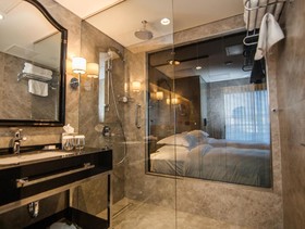 DoubleTree by Hilton Izmir Airport