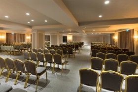 DoubleTree by Hilton Izmir Airport