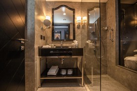 DoubleTree by Hilton Izmir Airport