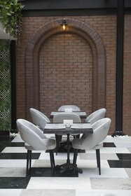 Emen’s Hotel