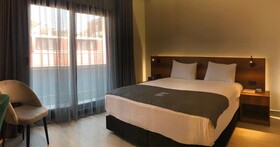 Emen’s Hotel
