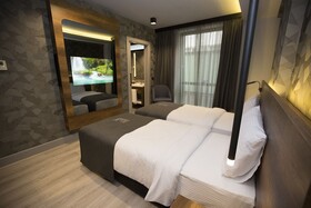 Emen’s Hotel
