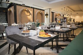 Emen’s Hotel
