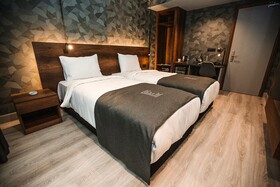 Emen’s Hotel