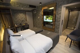 Emen’s Hotel