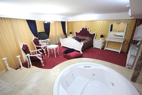 Grand Corner
