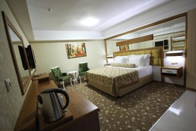 Grand Corner