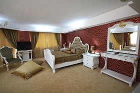 Grand Corner
