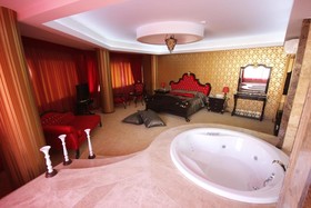 Grand Corner